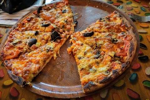 Photo: Tony's Pizza